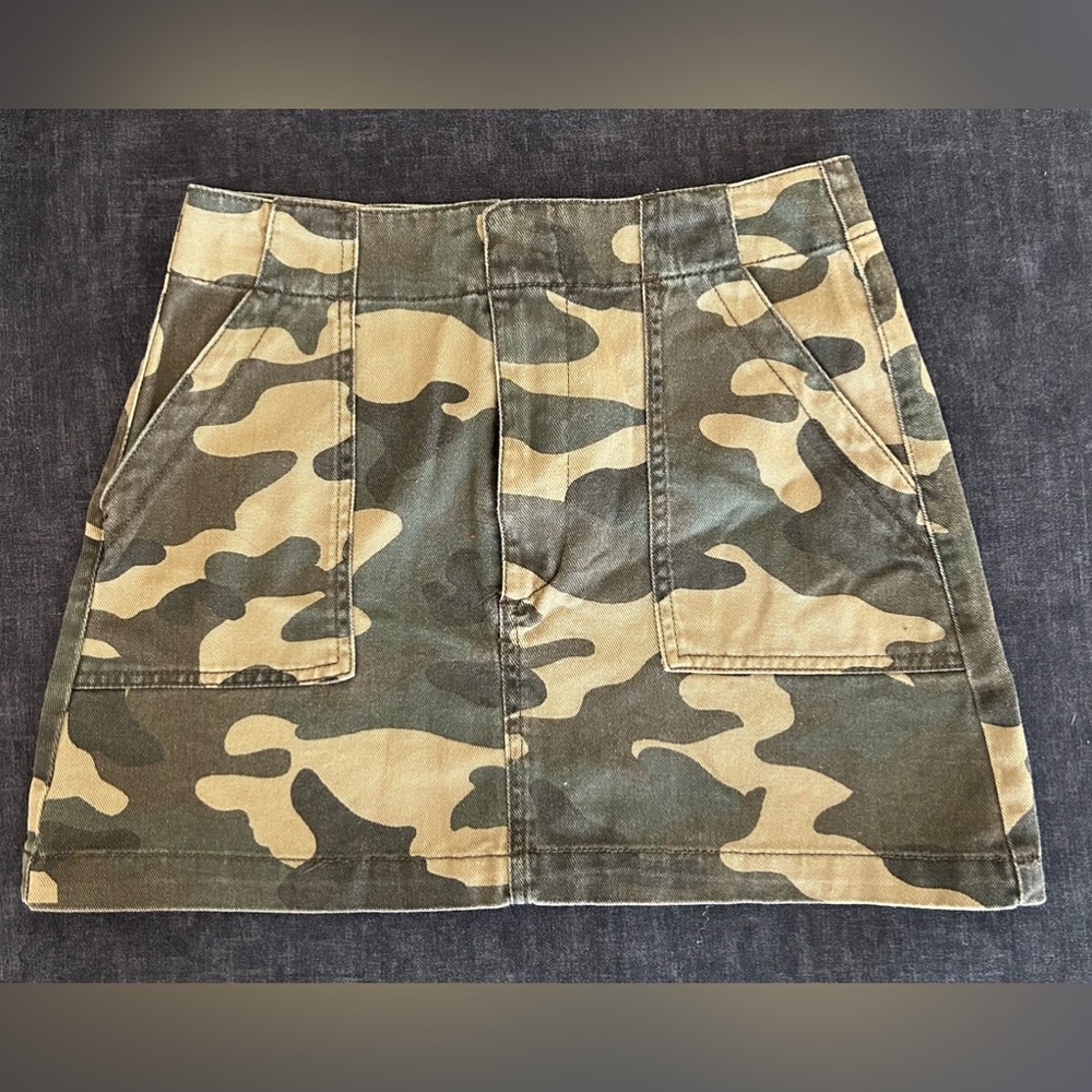 Forever 21 brand, excellent used condition, camo denim skirt ladies size Med